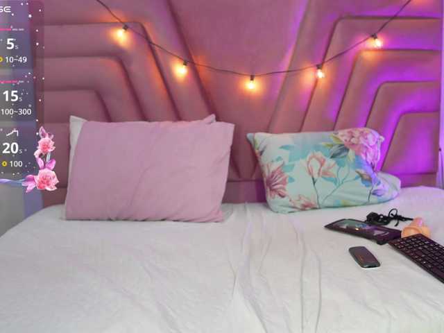 horny18girl live cam on BongaCams