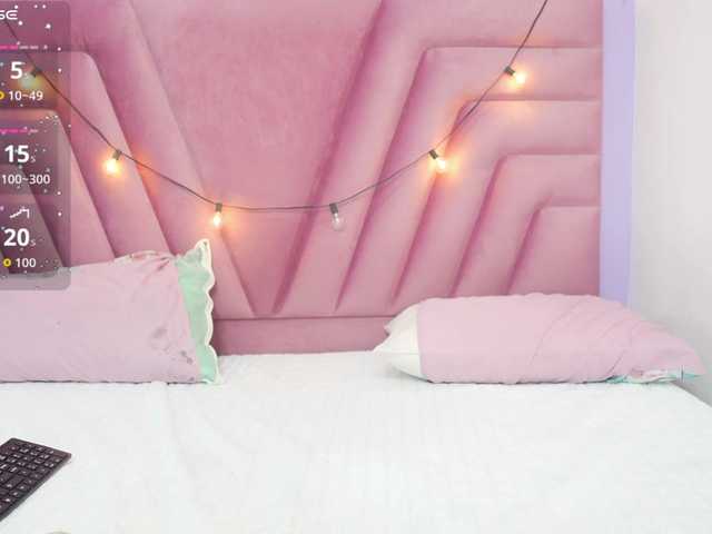 horny18girl live cam on BongaCams