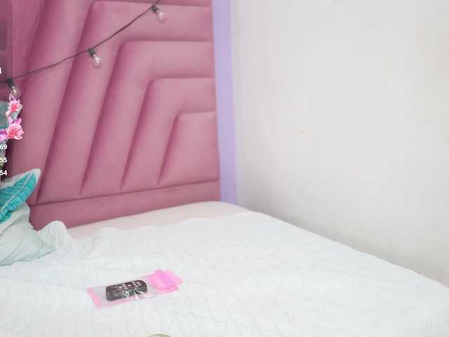 horny18girl live cam on BongaCams