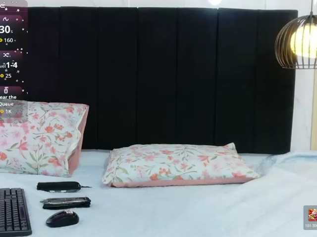 horny18girl live cam on BongaCams