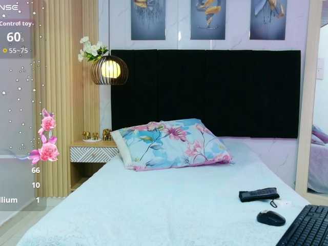 horny18girl live cam on BongaCams