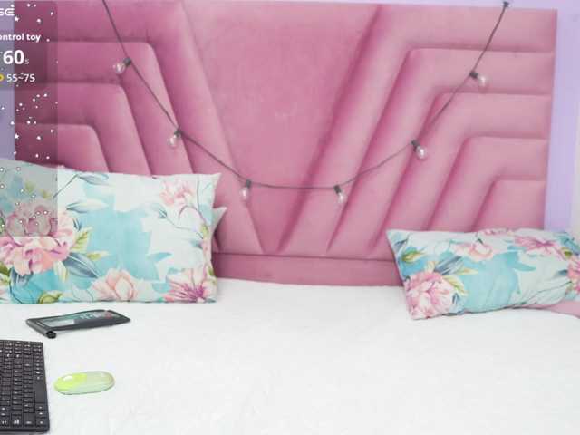 horny18girl live cam on BongaCams