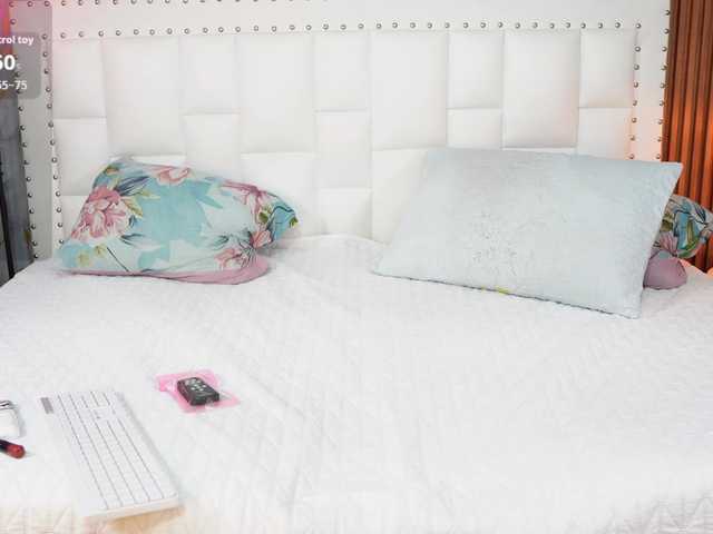 horny18girl live cam on BongaCams