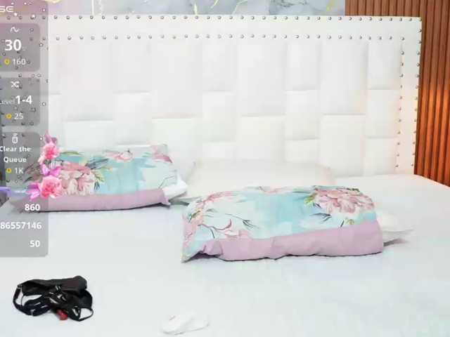 horny18girl live cam on BongaCams