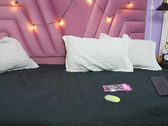 horny18girl live cam on BongaCams