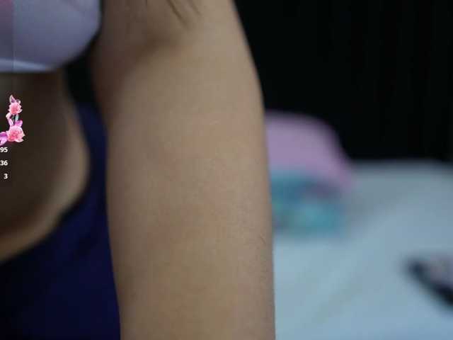 horny18girl live cam on BongaCams