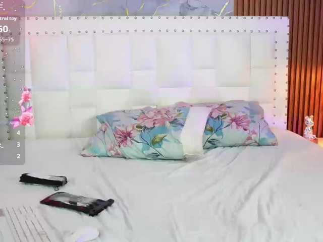 horny18girl live cam on BongaCams