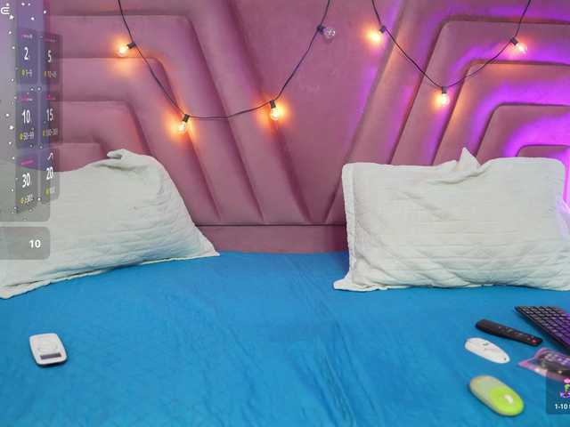 horny18girl live cam on BongaCams