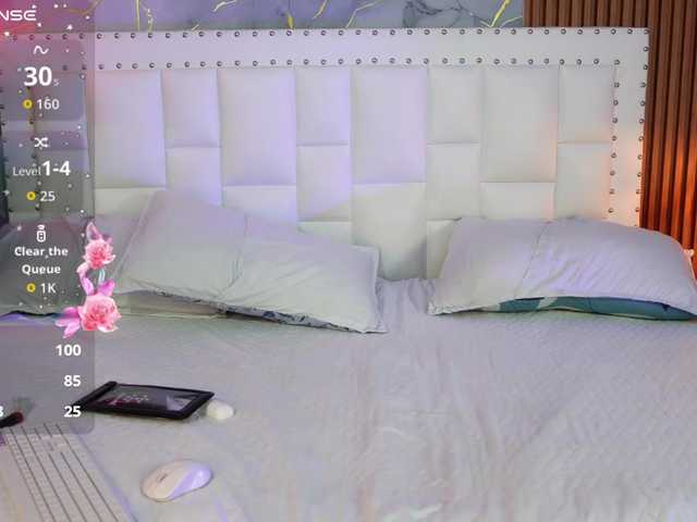 horny18girl live cam on BongaCams