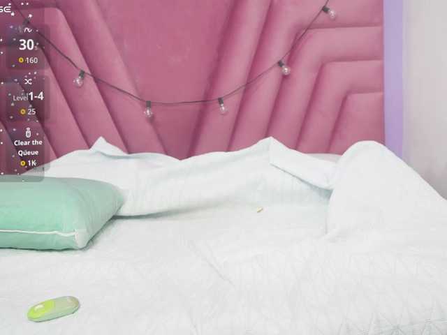 horny18girl live cam on BongaCams