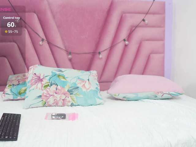 horny18girl live cam on BongaCams