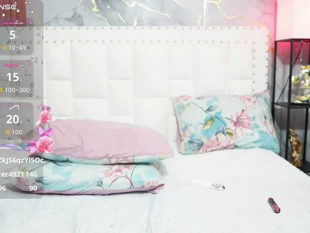 horny18girl live cam on BongaCams