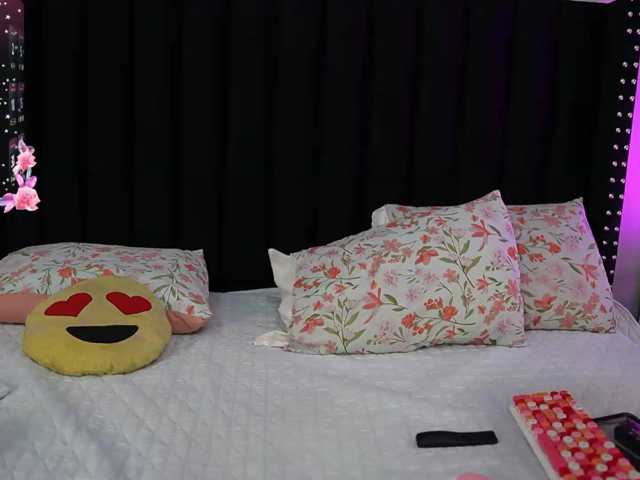 horny18girl live cam on BongaCams