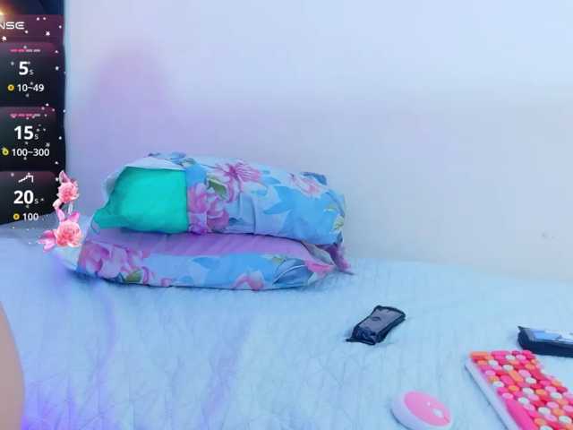 horny18girl live cam on BongaCams