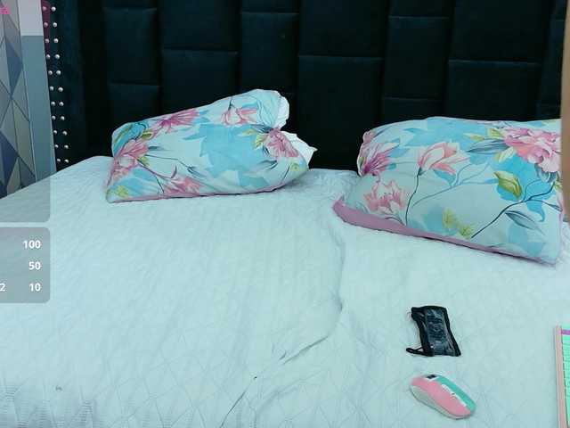 horny18girl live cam on BongaCams