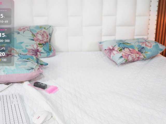 horny18girl live cam on BongaCams