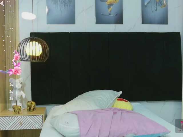 horny18girl live cam on BongaCams