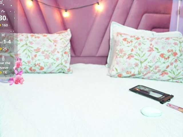 horny18girl live cam on BongaCams