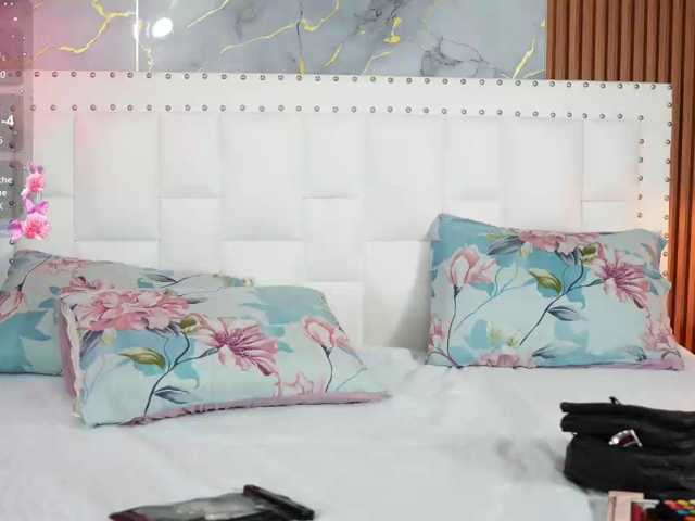 horny18girl live cam on BongaCams