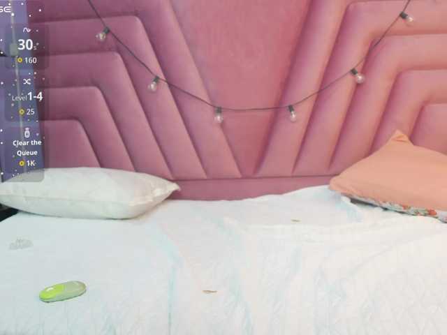 horny18girl live cam on BongaCams