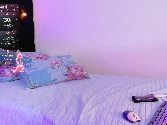 horny18girl live cam on BongaCams