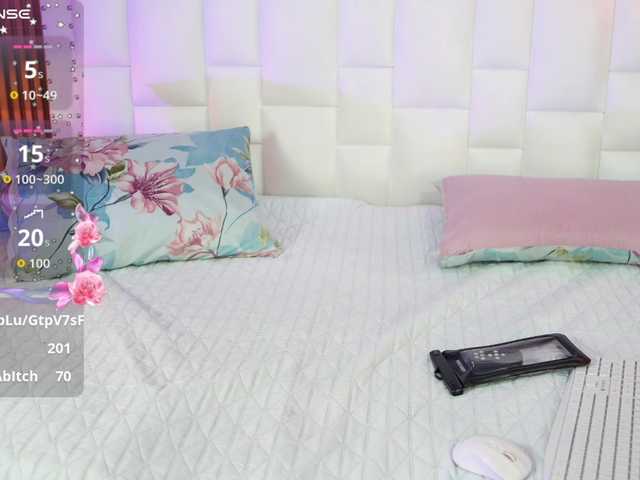 horny18girl live cam on BongaCams
