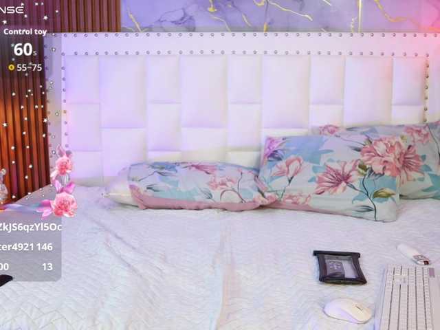 horny18girl live cam on BongaCams
