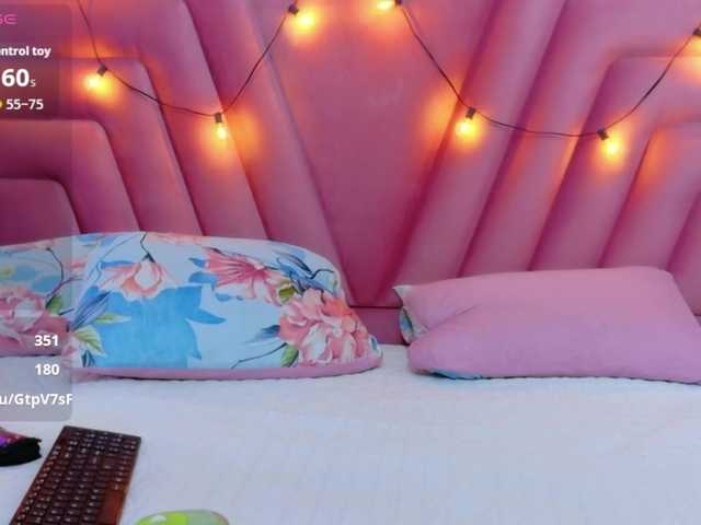 horny18girl's BongaCams show and profile