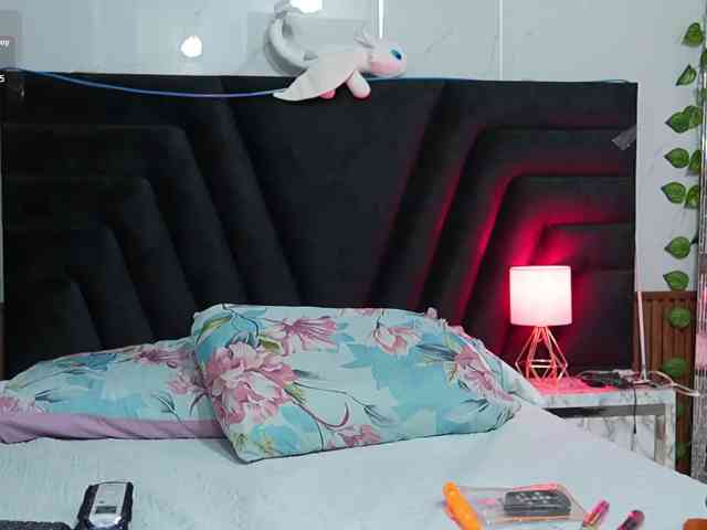 horny18girl webcam