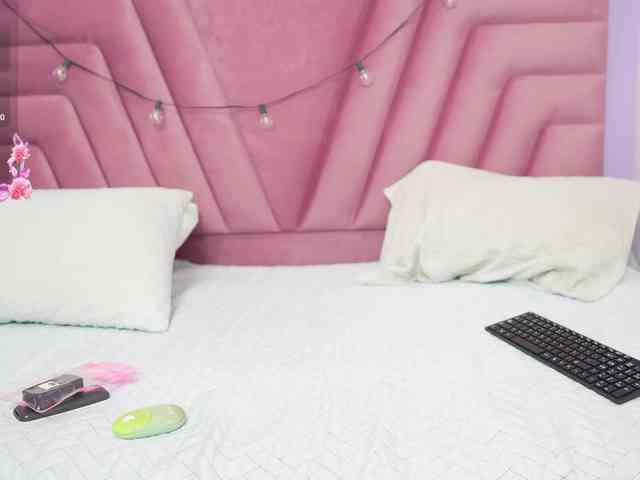 horny18girl webcam