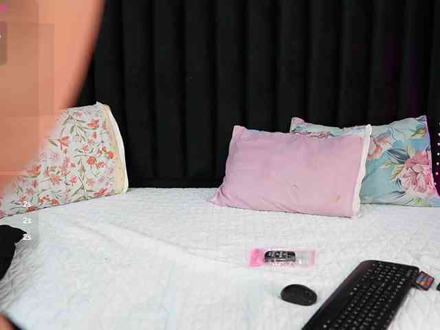 horny18girl webcam