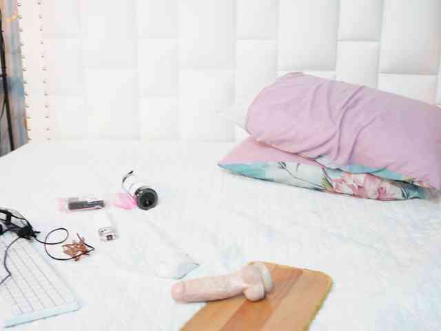 Модель: horny18girl