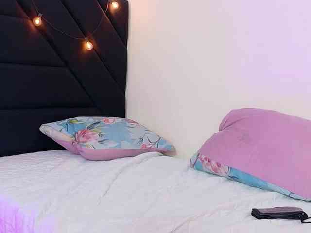 horny18girl webcam