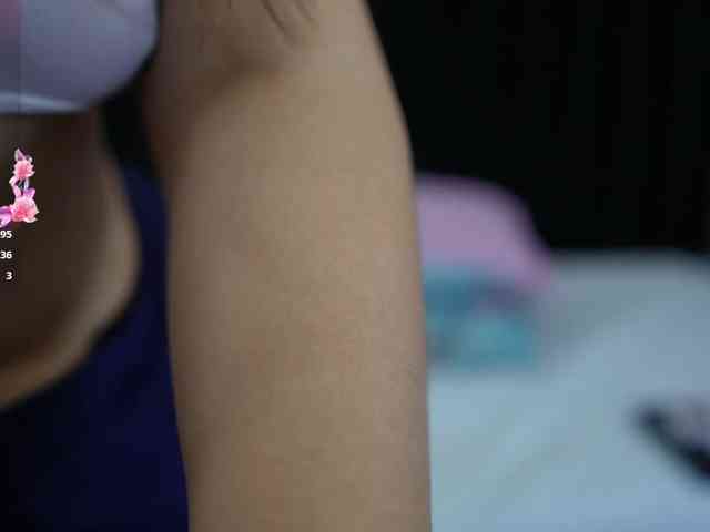 Модель: horny18girl