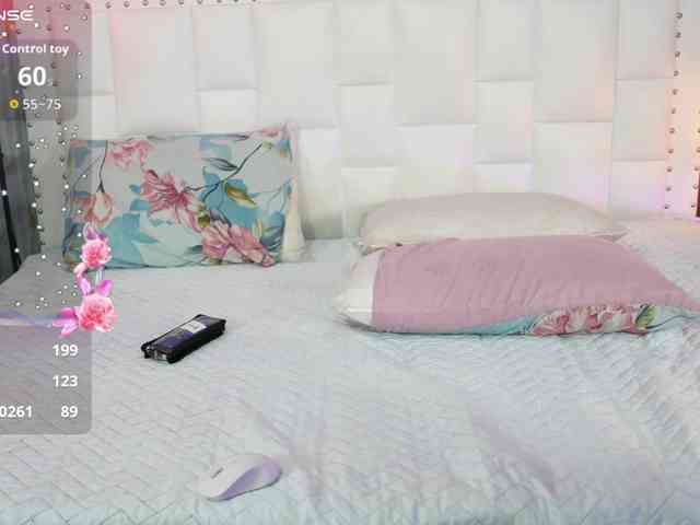 horny18girl's live room