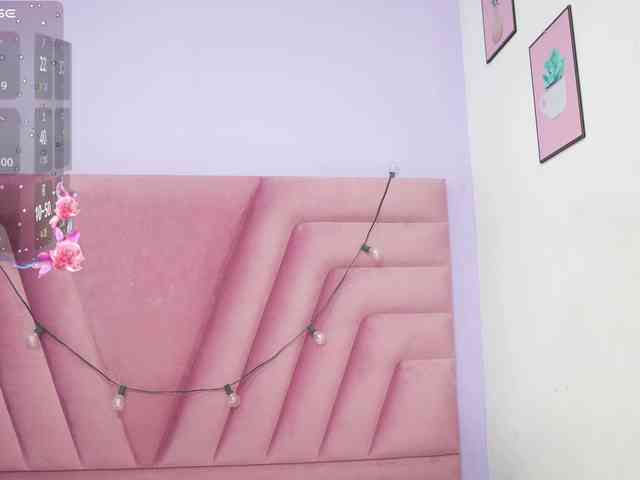 horny18girl's live room