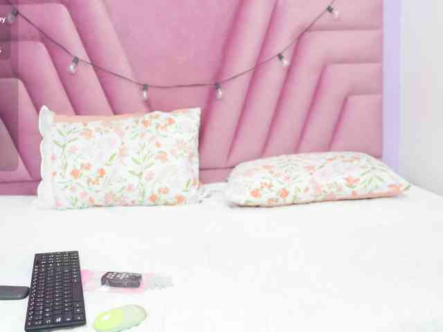 horny18girl webcam
