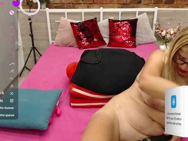 AmyAmandaX Live Webcam on BongaCams