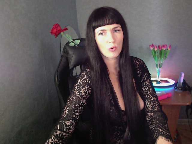 LindaElosiMilf live cam on BongaCams