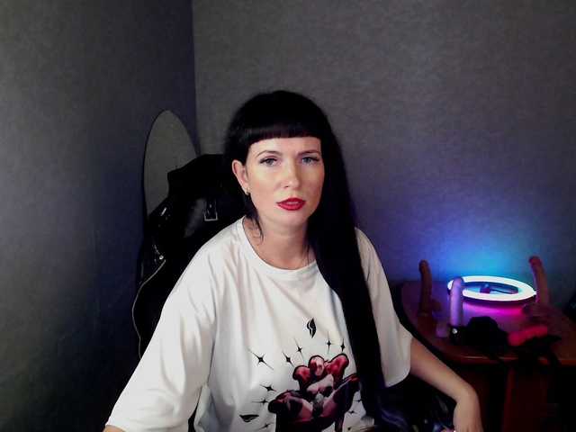 LindaElosiMilf live cam on BongaCams