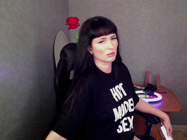 LindaElosiMilf live cam on BongaCams