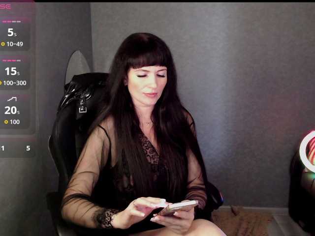 LindaElosiMilf live webcam show