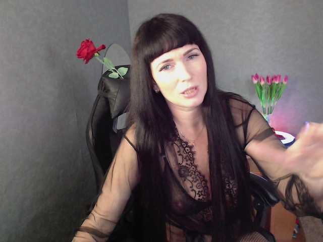LindaElosiMilf live cam on BongaCams