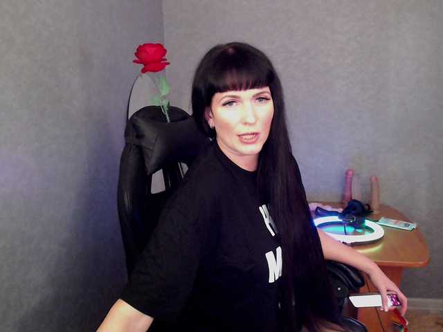 LindaElosiMilf live cam on BongaCams