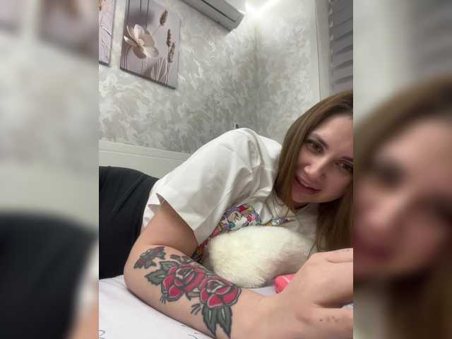 -LeiaProseccina-'s BongaCams show and profile