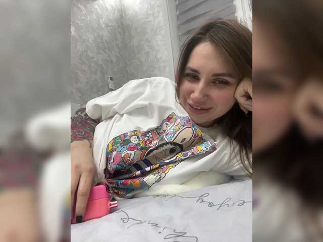 -LeiaProseccina-'s BongaCams show and profile