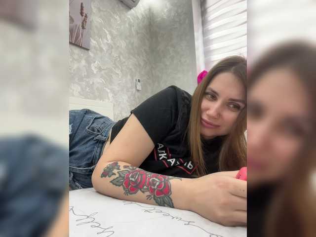 -LeiaProseccina-'s BongaCams show and profile
