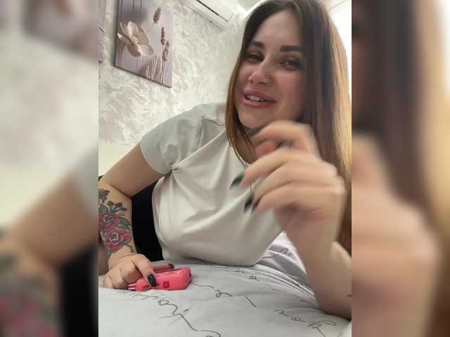 -LeiaProseccina-'s BongaCams show and profile
