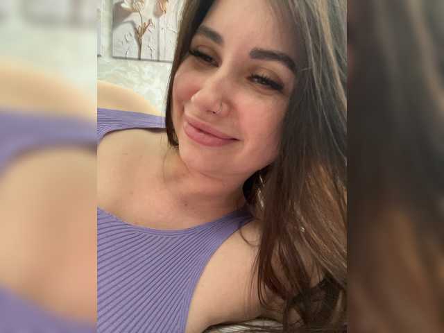 le modèle LeiaProseccina est en webcam porno dans un show sur le site bongacams, il possède les tags suivants: White/Caucasian,Brunette,Shaved