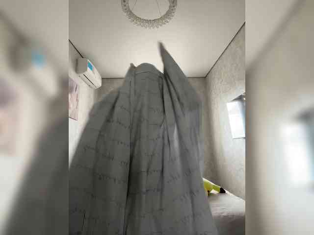 Модель: -LeiaProseccina-